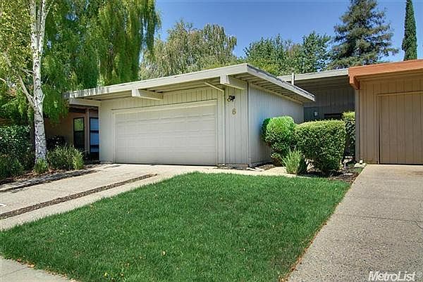 1st image of 6 Blue Heron Ct