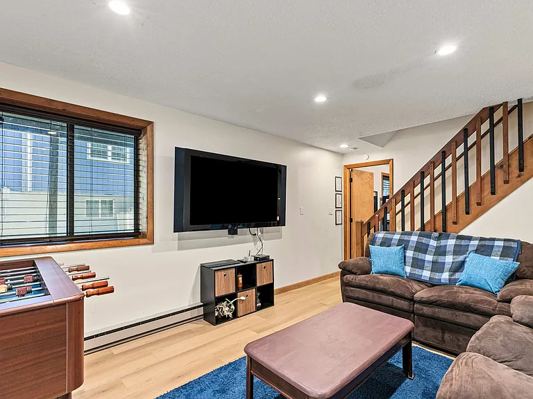 2174 Lakeview Dr E — Photo 18