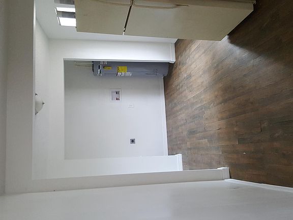 3rd image of 394 Duray Ct