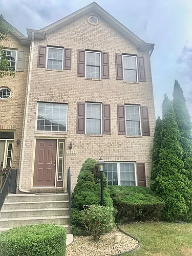 1129 Lindsay Ln Photo 1