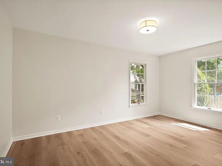 13647 S Springs Dr — Photo 27