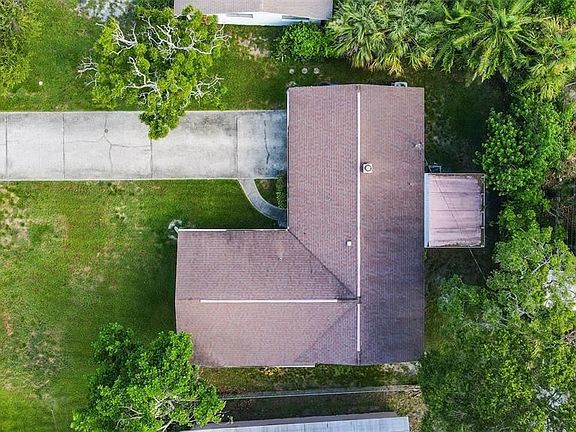 3rd image of 4302R Cortez Way S