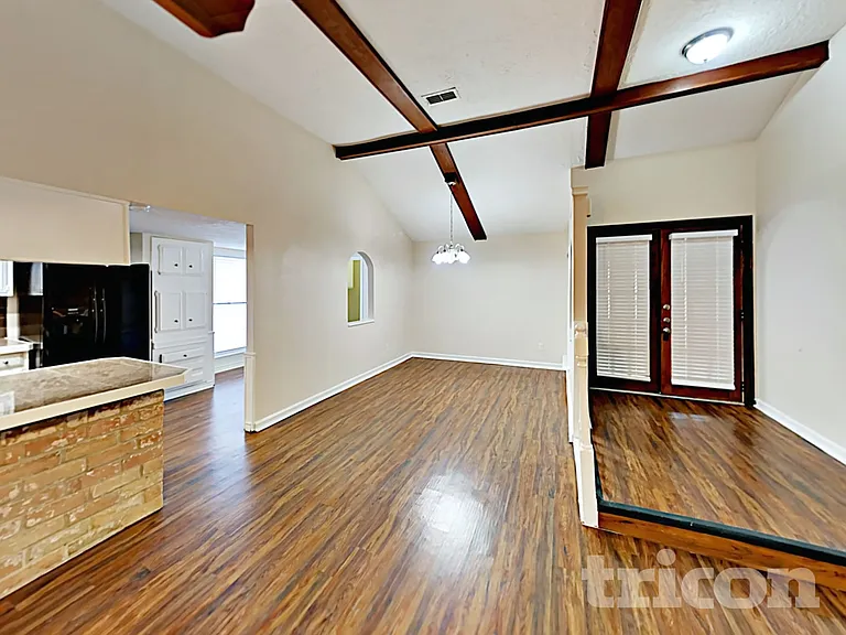 16259 Hollow Wood Dr — Photo 3