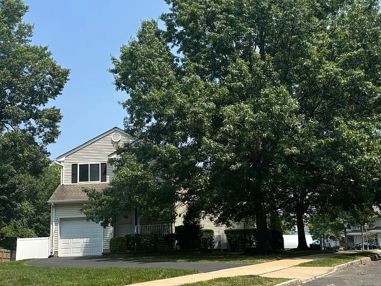 1 Forest Gardens Dr — Photo 6