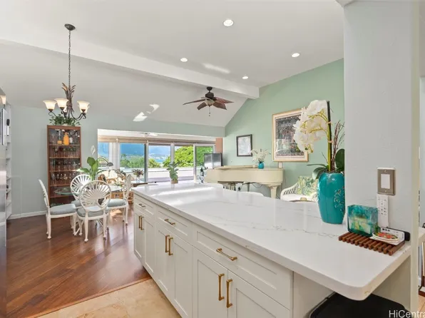 44-1702 Laha St #1802, Kaneohe, HI 96744