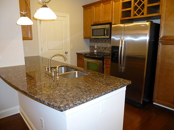 5th image of 901 Abernathy Rd #12200