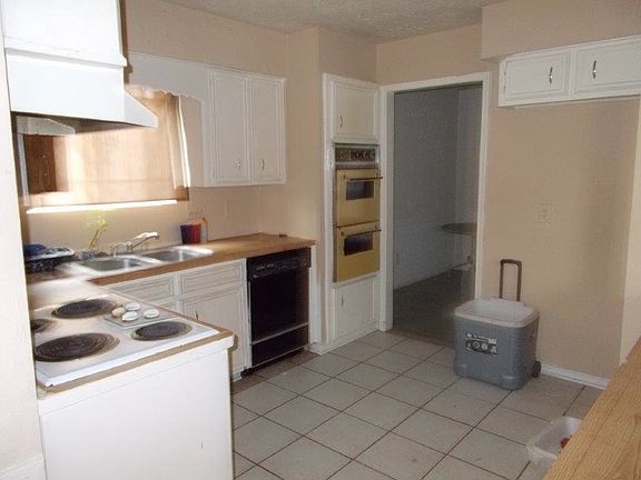4th image of 8610 Dawnridge Dr