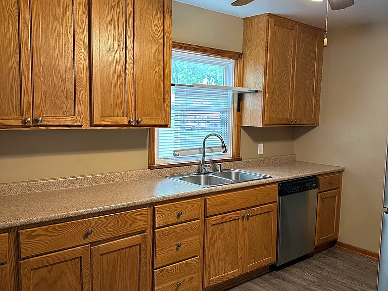 3878 Crary Dr — Photo 11