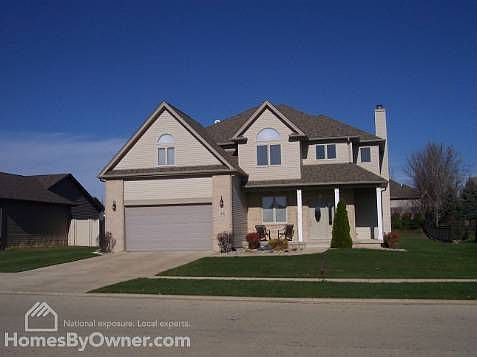 1st image of 835 Peony Ln
