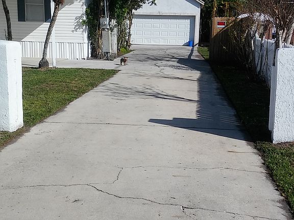 100FEET CONCRETE DRIVEWAY 