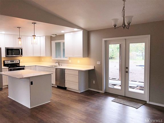 5th image of 1317 Dogwood St SE