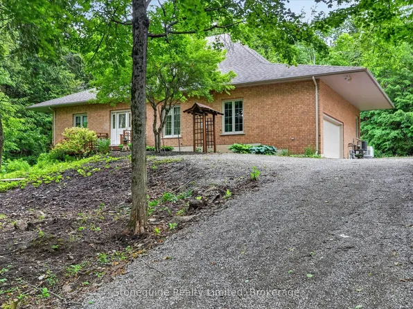 761 Cedarhurst Dr, Selwyn, ON K9J 0C5
