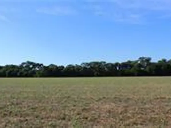 6 Garretts Lake Rd, Shawnee, OK 74804