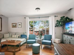 215 Aspen St, Alexandria, VA 22305