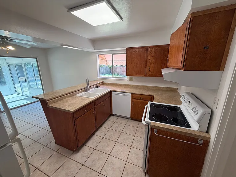 6446 Belgrove Way — Photo 7