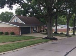 5112 Crosswood Dr, Saint Louis, MO