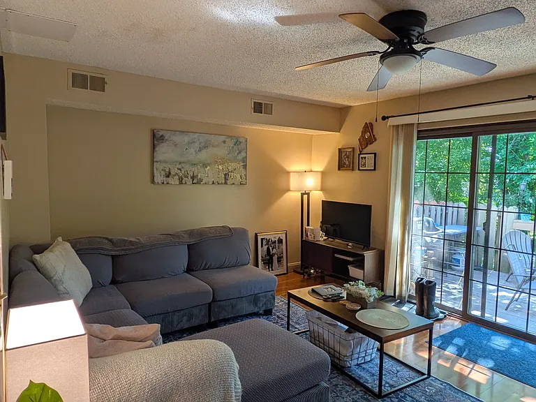 212 East Ct — Photo 20