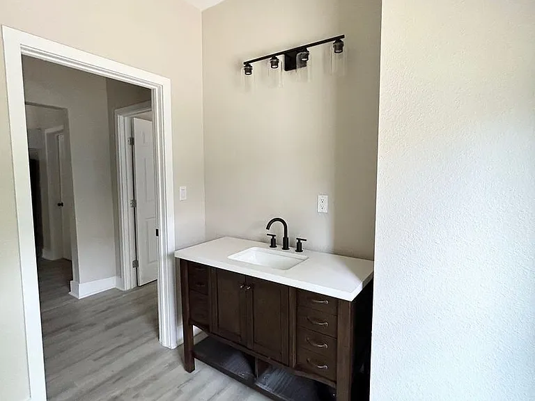 1135 W Ridgewood Ct — Photo 12