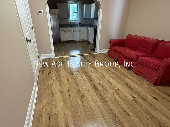 2nd image of 3203 Winter St