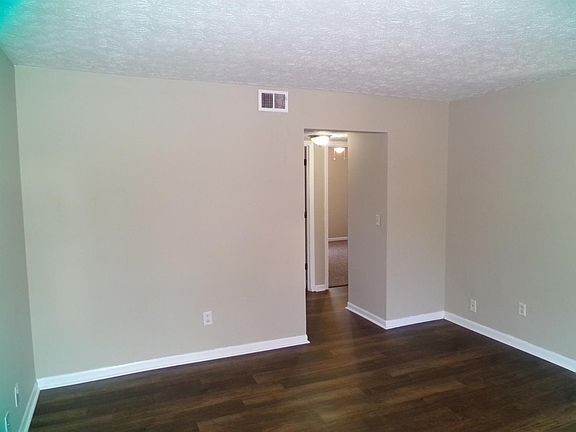 3rd image of 206 Centennial Dr #1