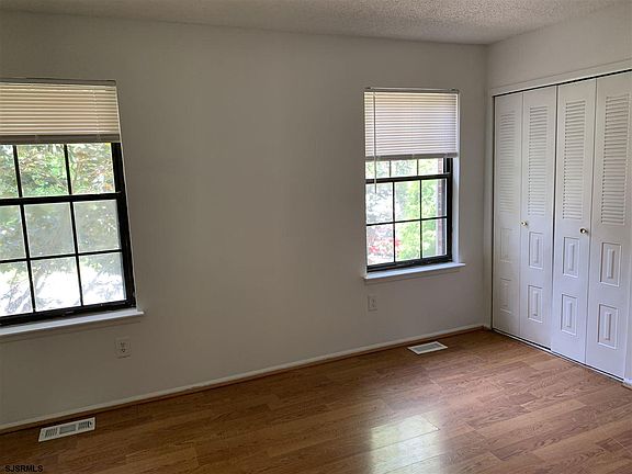 5th image of 184 Patriots Ct #184