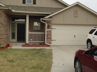 300 Durkee Rd, Yukon, OK 73099