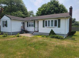 177 N Arizona Rd, West Babylon, NY 11704