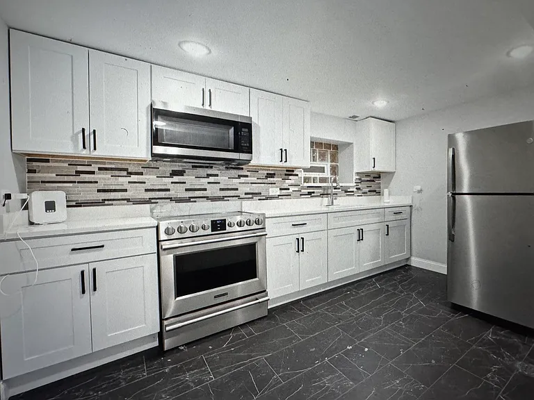 7152 S Racine Ave #2 — Photo 2