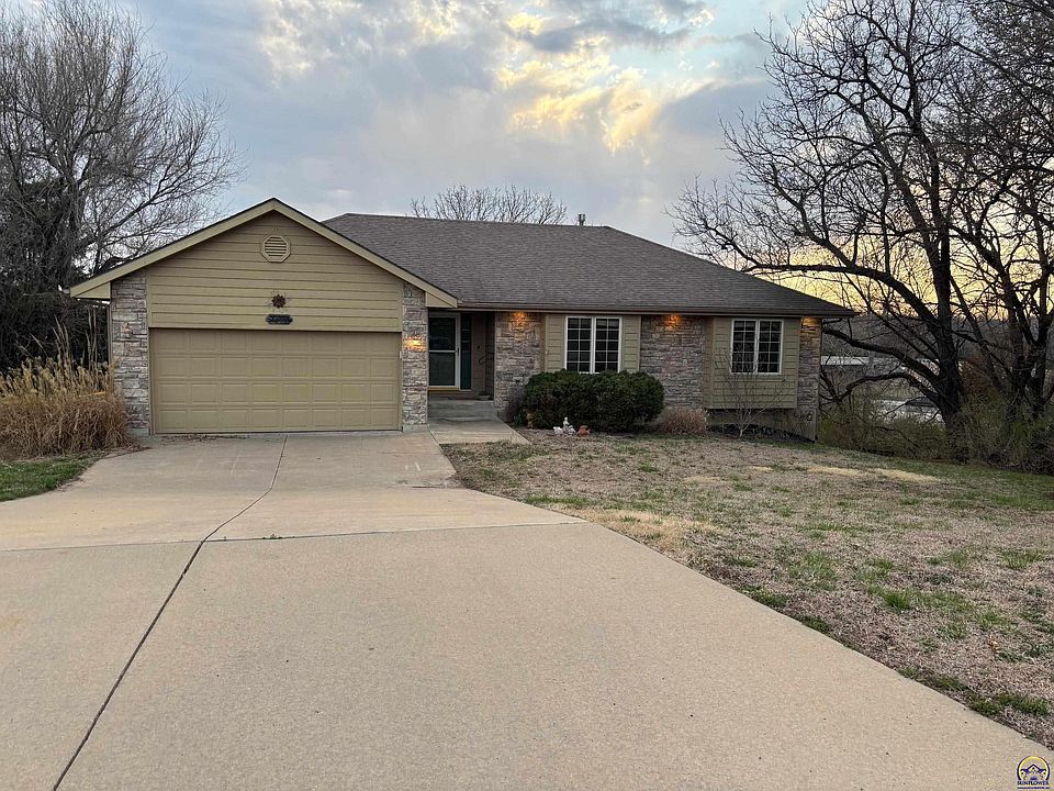 1st image of 2307 SE Capricorn Ave
