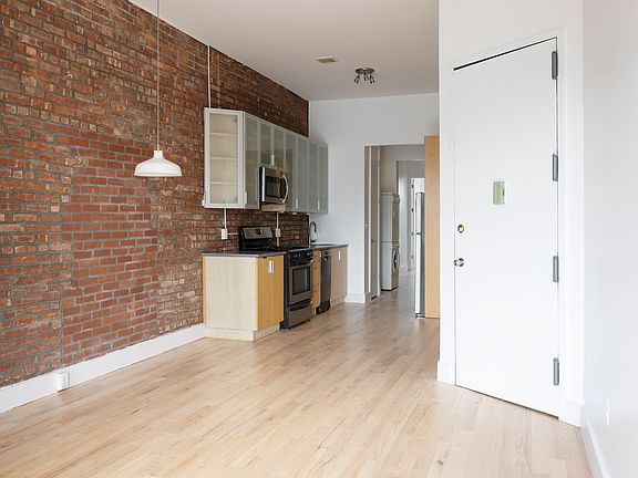 4th image of 289 Troutman St APT 4A