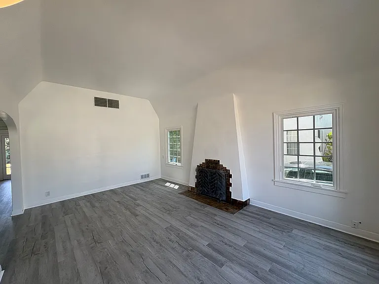 670 Arden Ave — Photo 9