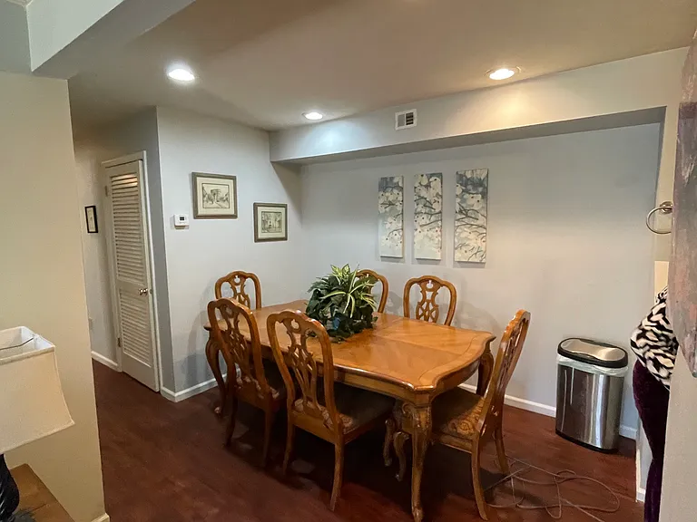 4006 Governors Sq #3 — Photo 6