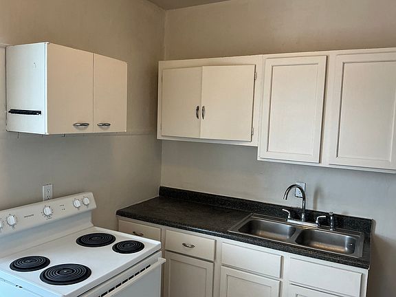 4th image of 30 S 13th St #1/2