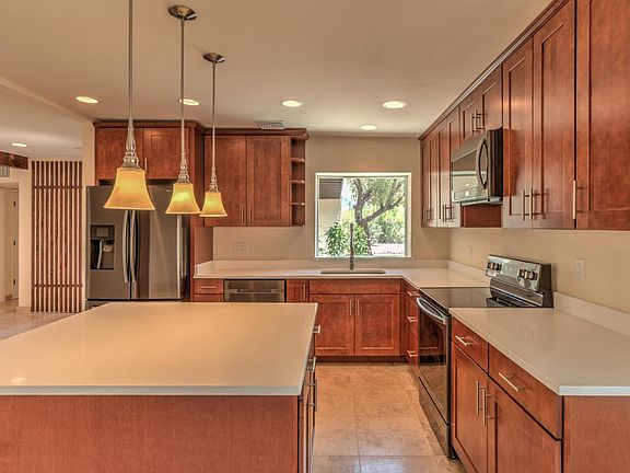 4th image of 1566 W Montebella Dr