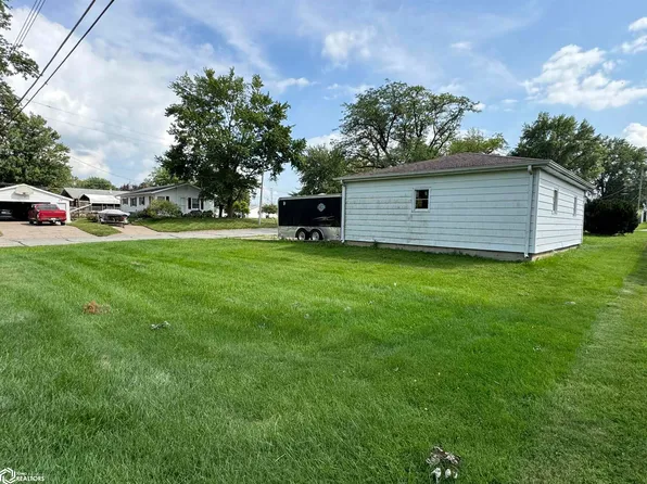 414 E Pennington St, West Burlington, IA 52655