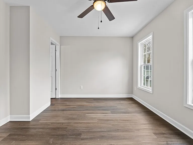 122 Laura Ln — Photo 11