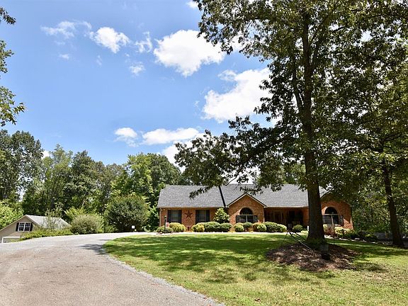 3rd image of 129 Crawford Ct