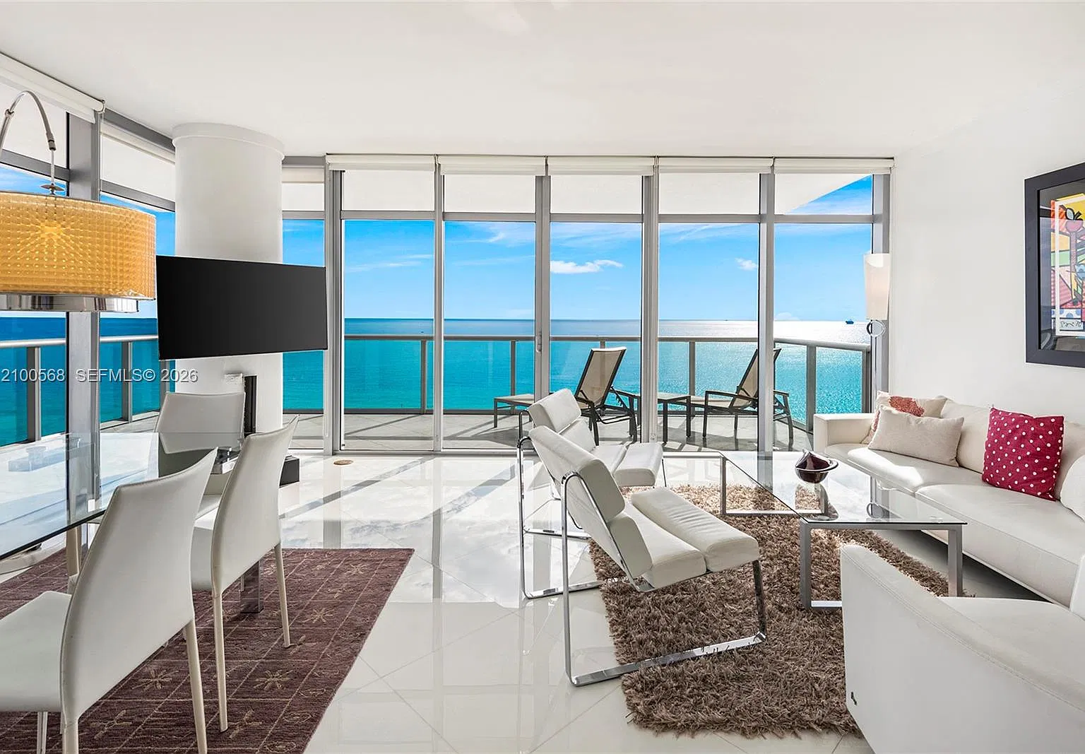 3737 Collins Ave — Photo 2