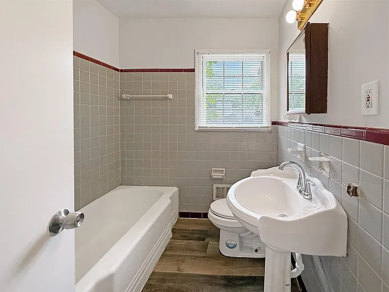 1668 Laurelwood Dr SW — Photo 14