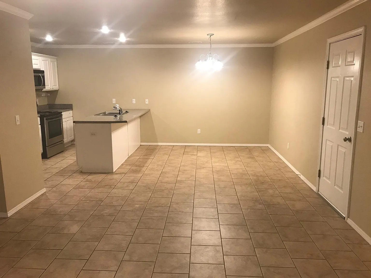 2368 Skyler Dr — Photo 4