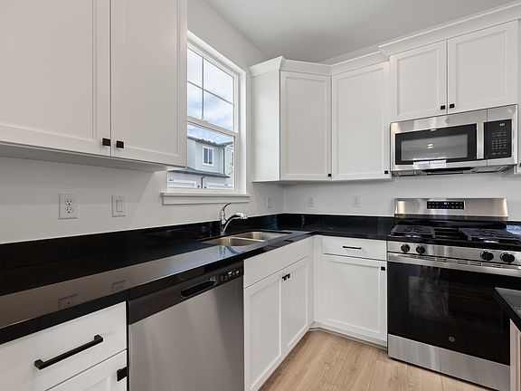 5th image of 6757 W Jumbo Rocks Ln #249