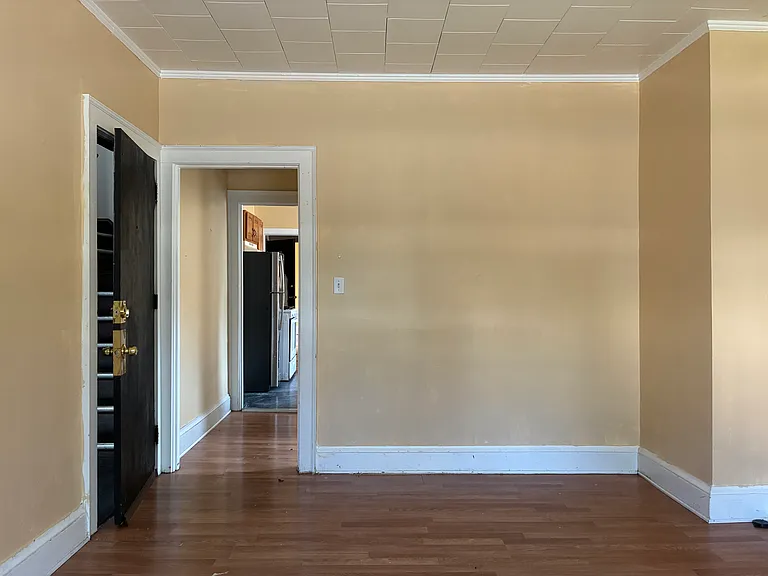 63 Glendale Ave — Photo 3