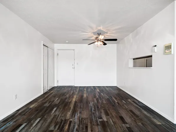 Cross Creek Apartments
