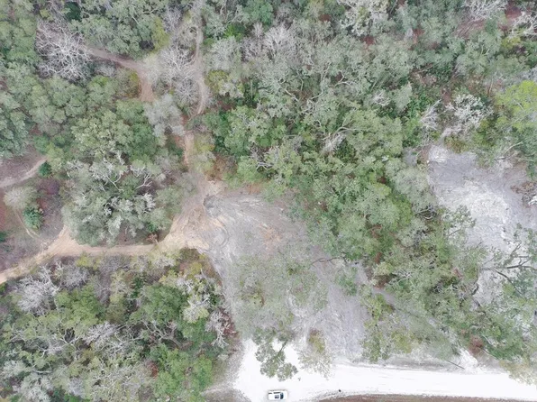  NE 325th Ave, Old Town, FL 32680