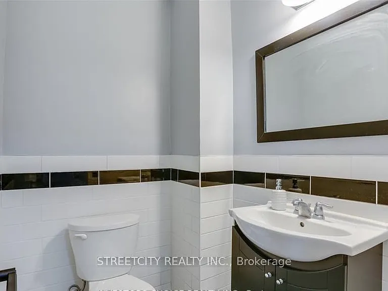 1337 Victoria Dr #UPPER — Photo 14