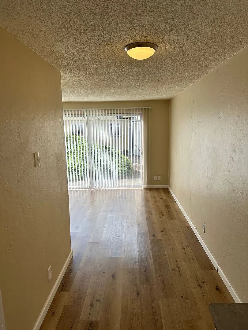 Villa Chateau Apartments — Photo 4