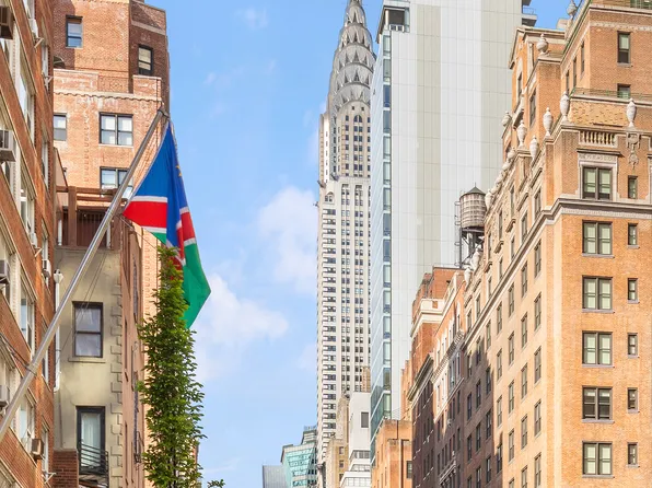 111 East 36th Street image 17 of 19