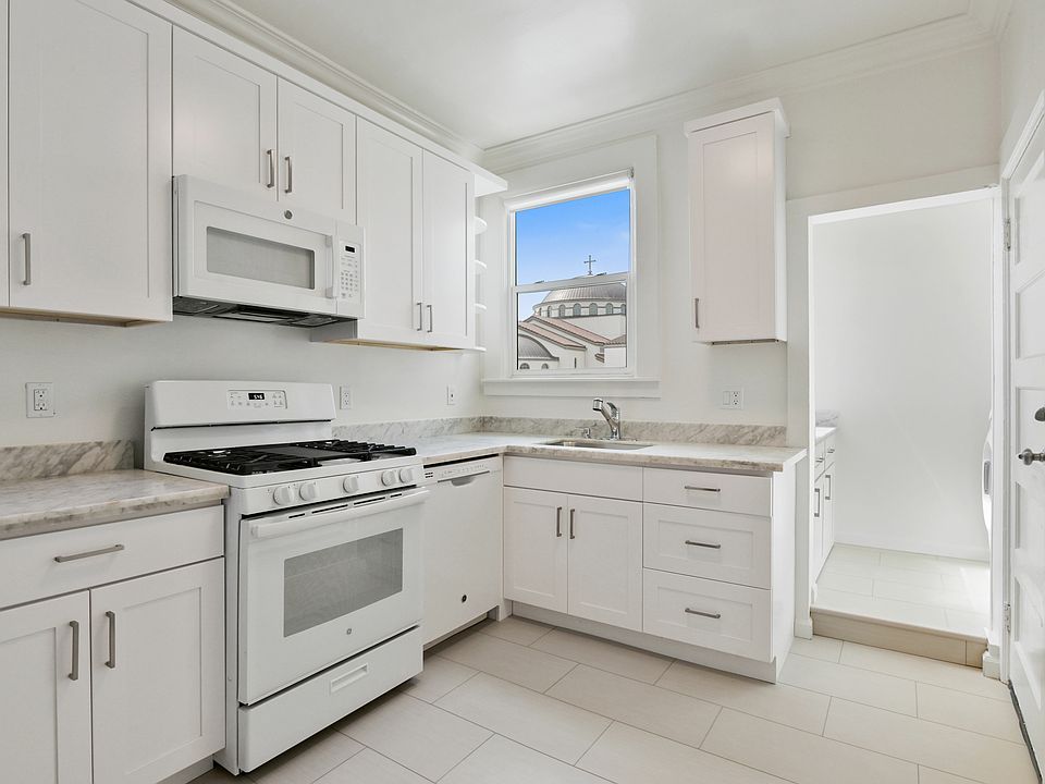 1st image of 60B Woodward St #60B
