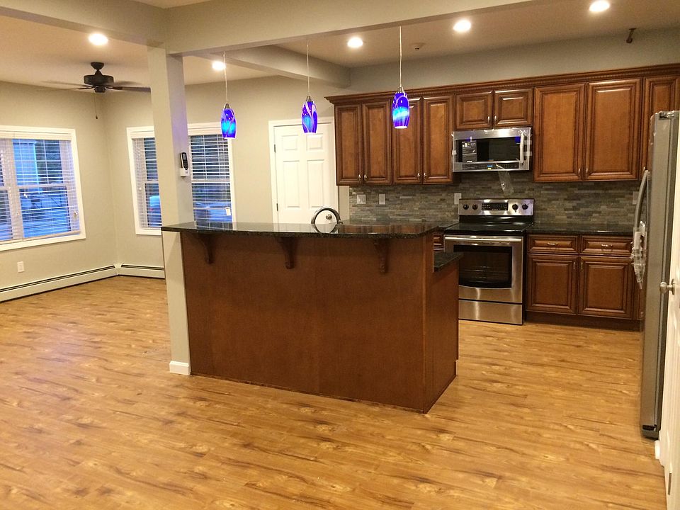 1st image of 352 Waterman Ave #1