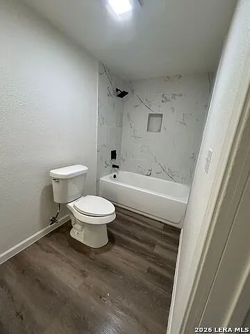 2215 N Elmendorf St — Photo 7